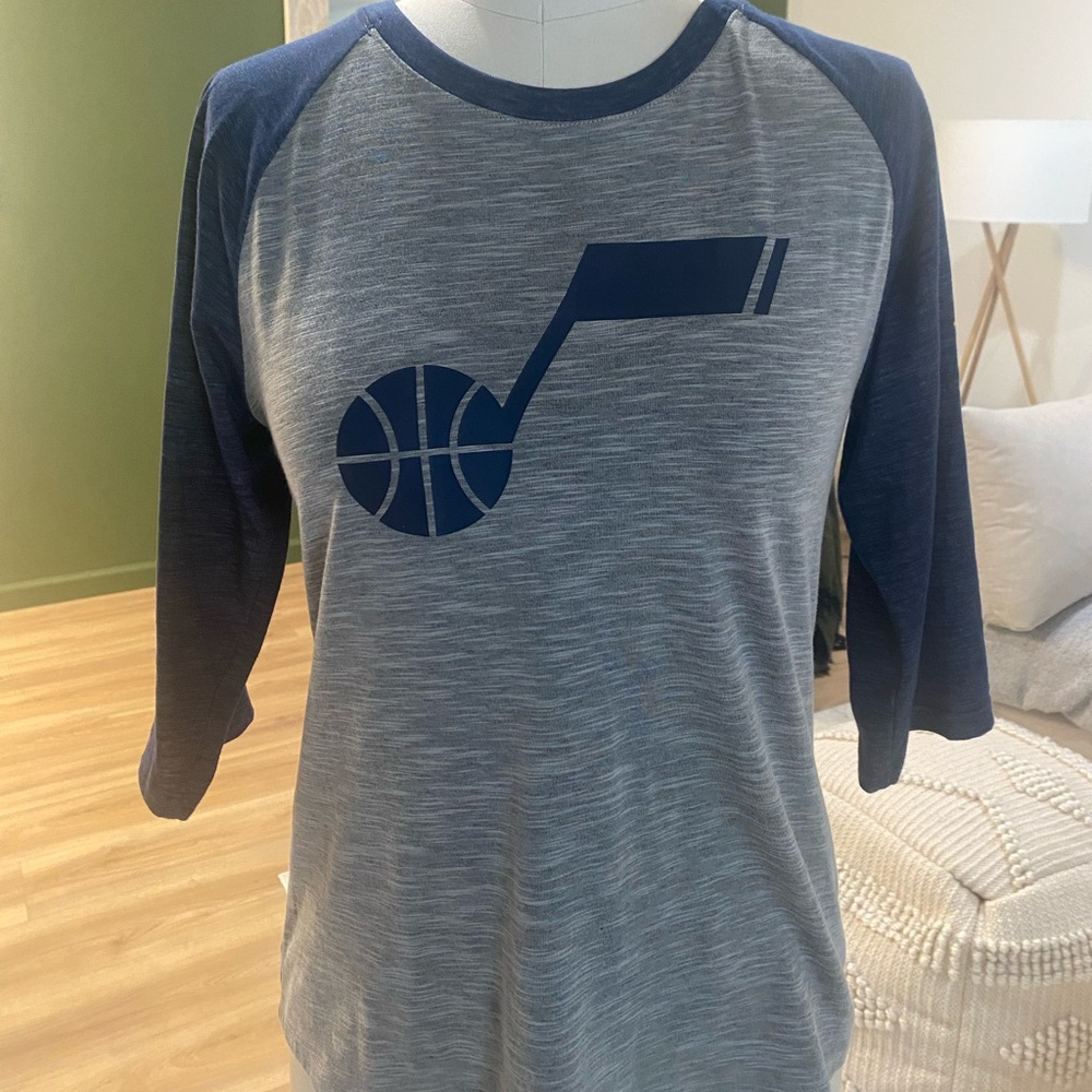 Nike Dri Fit Size Small Women’s Baseball Tee